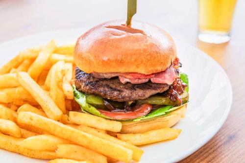 Makanan di atau berdekatan motel
