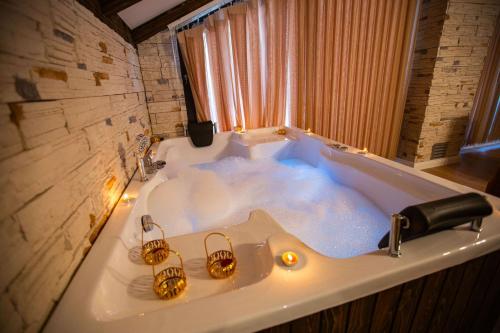 Ảnh trong thư viện ảnh của POISON GARDEN SUİTE ở Gözalan