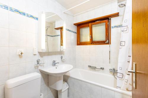 Koupelna v ubytování Central Apartment in La Tzoumaz - Last minute deal