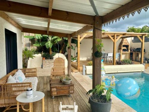 Fotografie z fotogalerie ubytování Villa Cosy Coco piscine privée à 15min du Lagon vue sur Ocean Indien v destinaci Saint-Paul