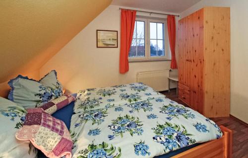 Ένα ή περισσότερα κρεβάτια σε δωμάτιο στο Cozy Apartment In Mirow Ot Schwarz With Kitchen