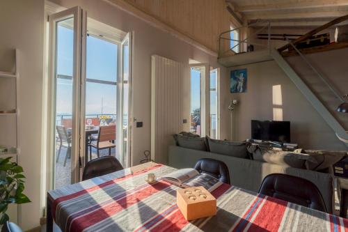 Bild i bildgalleri på Sunset Terrace Loft - Best View on Como by Rent All Como i Brunate