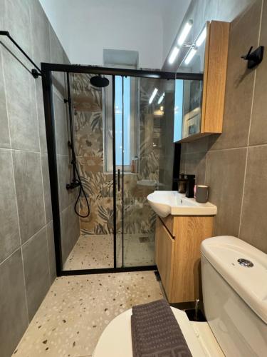 Aiolos kolonaki suite 8 near Hilton