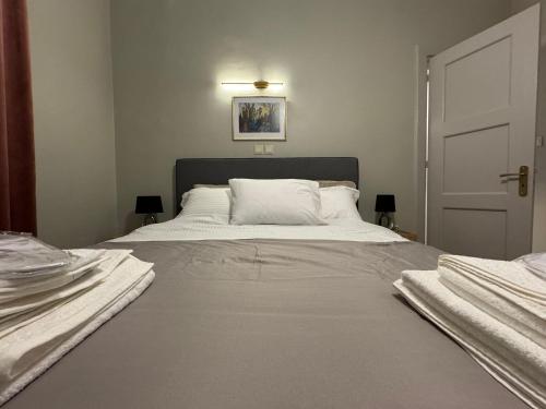 Aiolos kolonaki suite 8 near Hilton