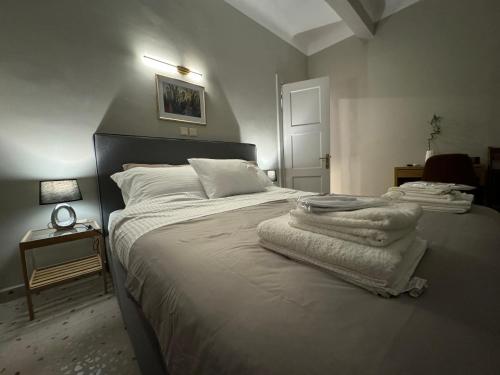 Aiolos kolonaki suite 8 near Hilton