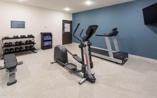 Fitness centrum a/nebo fitness zařízení v ubytování GrandStay Hotel & Suites Algona