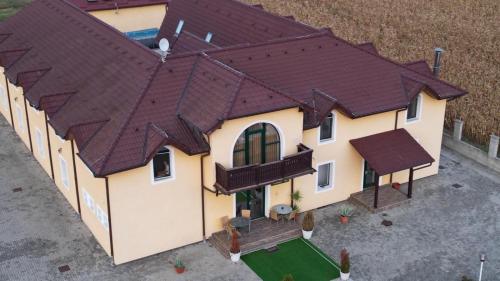 an overhead view of a house with a roof at SOLL in Lugoj