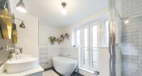 Ένα μπάνιο στο Stylish Rental House SE16