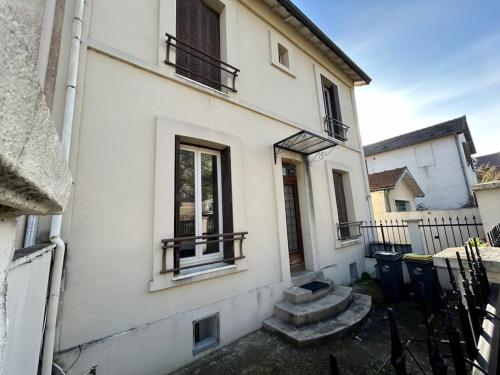 Maison 2 étages équipés lumineux