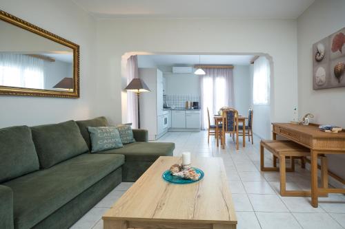 Zoe's Place - 1 BD Beachfront Apartment