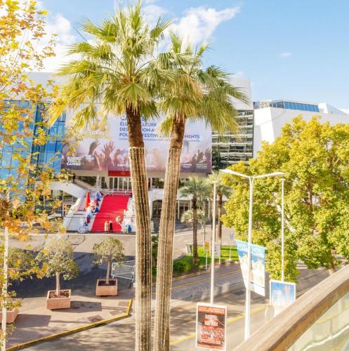 PLEIN SUD - le tapis rouge Croisette