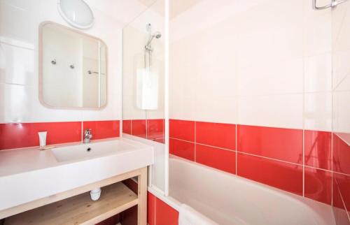 Résidence Antarès - maeva Home - 2 Pièces 7 Personnes Sélection 22 tesisinde bir banyo