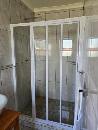 Ένα μπάνιο στο M & N Guest House