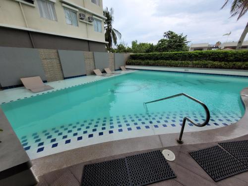 Kolam renang di atau dekat dengan One Spatial-Iloilo Condo B2U2220