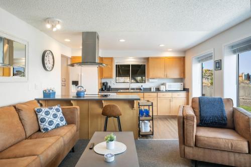 Η κουζίνα ή μικρή κουζίνα στο 116 - Inviting Waterfront Haven BBQ