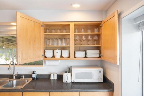 Η κουζίνα ή μικρή κουζίνα στο 116 - Inviting Waterfront Haven BBQ