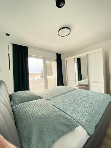 Apartments Puntica 2+1 person Rab