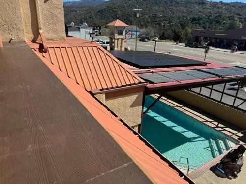 an overhead view of a roof with a swimming pool at Yosemite Sierra Inn in Oakhurst