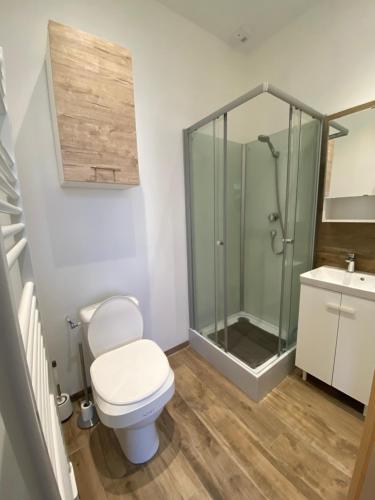 Photo de la galerie de l'établissement Maison de ville 300 m de la mer, à Les Sables-dʼOlonne