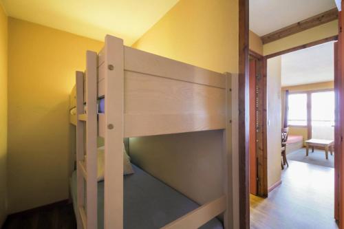 a bunk bed in a room with a hallway at Résidence L'Ours Blanc - maeva Home - Studio 5 pers Confort MAE-5828 in LʼHuez