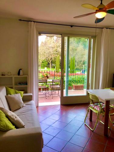 Ruang duduk di Alice&Luna's Apartaments Sirmione