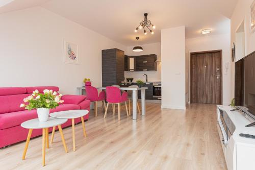 Kuchyň nebo kuchyňský kout v ubytování Apartament BURSZTYNOWY Wschodnia 12 Darłówko DreamHouse nad morzem