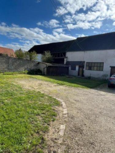 Photo de la galerie de l'établissement Petite maison cosy en campagne, à Neuilly