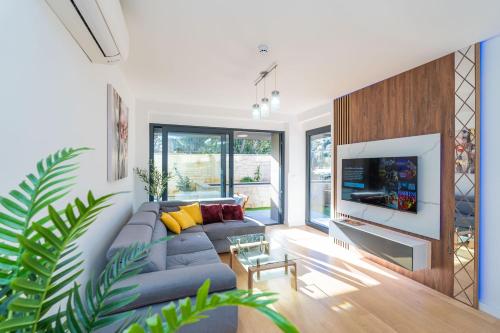 Unique Treasure Apartment