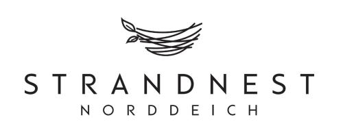 ノルトダイヒにあるSTRANDNEST NORDDEICHのブランド利入社者のロゴ
