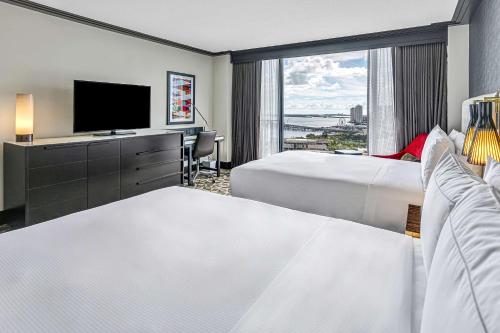 Hilton Miami Downtown Image