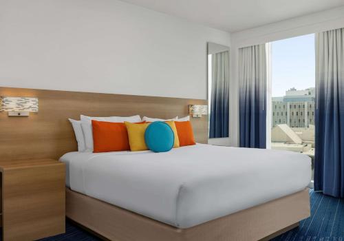 The Art Hotel Denver, Curio Collection by Hilton Image