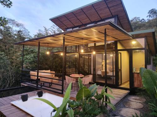 Ketana Eco Hotelにある庭