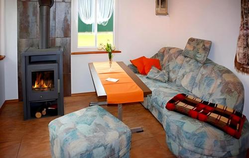 Seating area sa 2 Bedroom Cozy Home In Rheinsberg Ot Warenthi