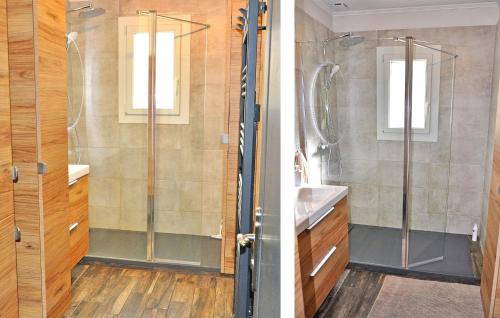 twee foto's van een badkamer met een douche bij La Villa De Sacha in Vedène