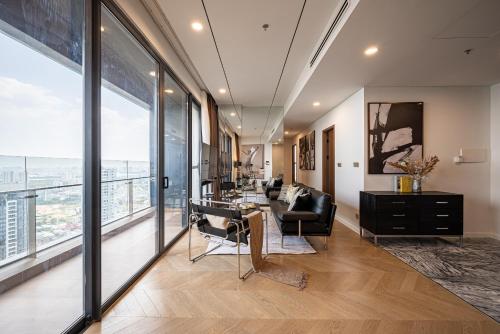 Φωτογραφία από το άλμπουμ του Lumiere Riverside - Raymond Holm - Luxurious 5-star apartment στην Πόλη Χο Τσι Μινχ
