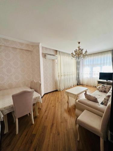 Central apartment by Azerbaijan Housing