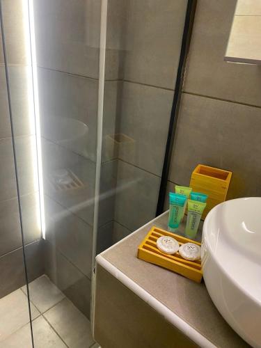 Ένα μπάνιο στο SnD Rentals- Studios