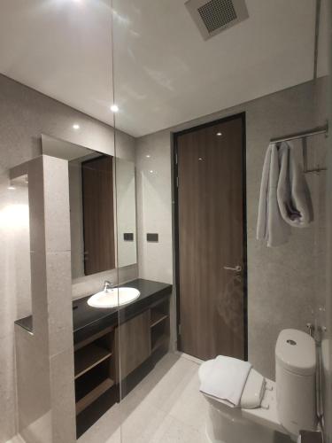 Koupelna v ubytování Eno Front One Hotel Semarang