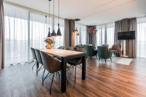 Televisyen dan/atau pusat hiburan di YAYS Amsterdam North by Numa
