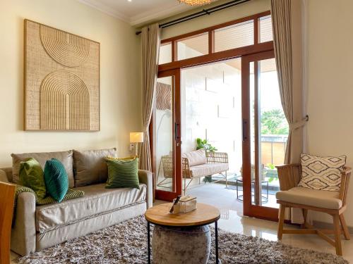 Ruang duduk di Villa Siji Nayan Private Pool