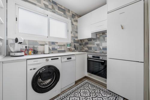 Kuchyň nebo kuchyňský kout v ubytování Duplex center- Calafell