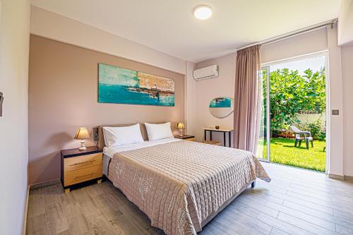 Katil atau katil-katil dalam bilik di “Villa Chrysa” luxury house