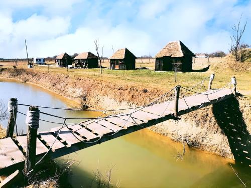 Příroda nedaleko prázdninového areálu