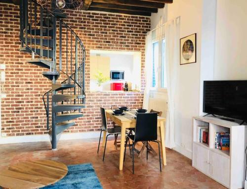 Photo de la galerie de l'établissement Cosy townhouse near the forest and RER, à Saint-Germain-en-Laye