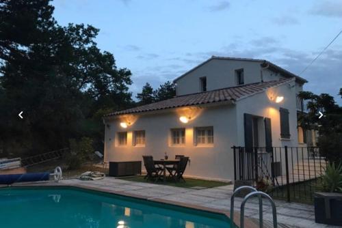 Maison indépendante au pied du Ventoux
