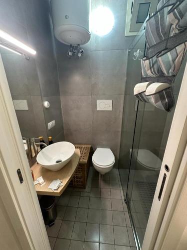 Ett badrum på 70123 holiday home