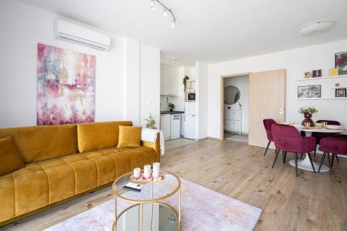 All You Need in BP - garage, terraces, aircon