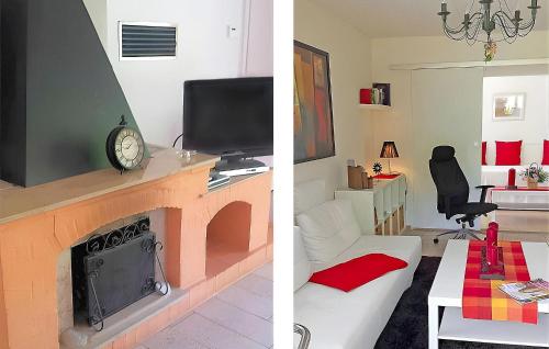 Televiisor ja/või meelelahutuskeskus majutusasutuses 1 Bedroom Lovely Home In Mahlow