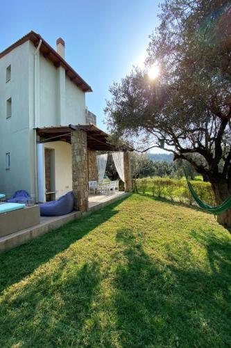 Gallery image of Salty Olive Villa, Akti Salonikiou #FeelsLikeHome in Akti Salonikiou