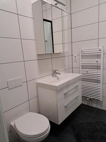 Ένα μπάνιο στο NEU! Fewo zum alten Bäckerlädchen